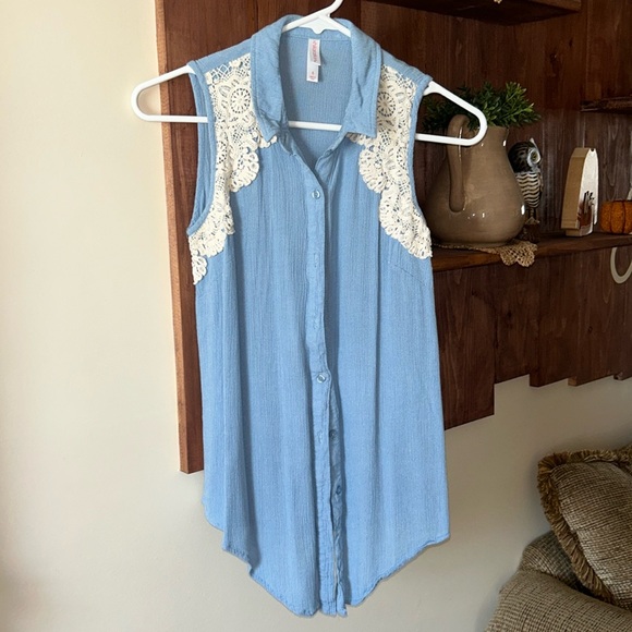 Xhilaration Tops - Xhilaration sleeveless top